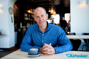 Airtasker and property expert, Phil Spencer help Londoners with their home move